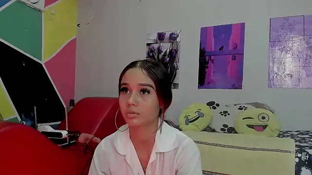Snapshot of MarianaManzur chatting on 01/24/25, 01:47 MarianaManzur online show from 01/24/25, 01:47