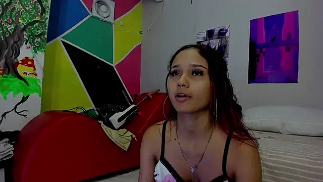Snapshot of MarianaManzur chatting on 02/15/25, 02:11 MarianaManzur online show from 02/15/25, 02:11