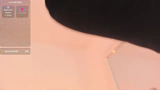 Valentina Ross  online show from 04/30/26, 12:11