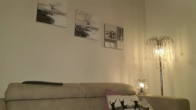 Snapshot of kamila_sins chatting on 09/22/25, 05:15 kamila sins online show from 09/22/25, 05:15