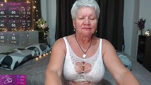 roxana brooks online show from 04/25/26, 02:14