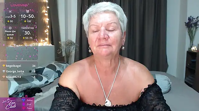 roxana brooks online show from 05/05/26, 02:03