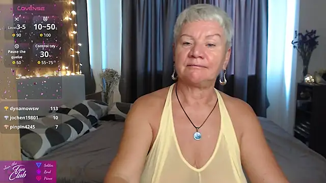 roxana brooks online show from 05/13/26, 01:25