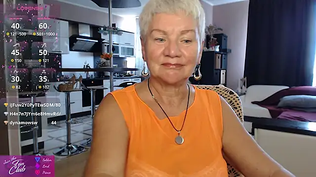 Snapshot of roxana_brooks chatting on 06/21/26, 02:41 roxana brooks online show from 06/21/26, 02:41
