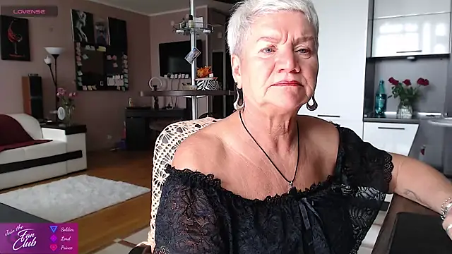 Snapshot of roxana_brooks chatting on 07/10/26, 08:18 roxana brooks online show from 07/10/26, 08:18