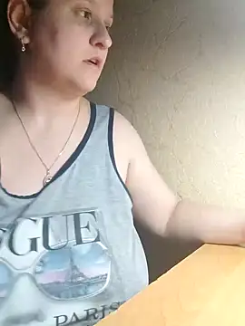 Snapshot of CumCpl chatting on 12/21/24, 11:45 CumCpl online show from 12/21/24, 11:45