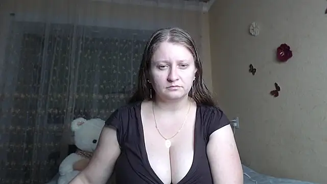 Snapshot of CumCpl chatting on 10/18/25, 09:04 CumCpl online show from 10/18/25, 09:04