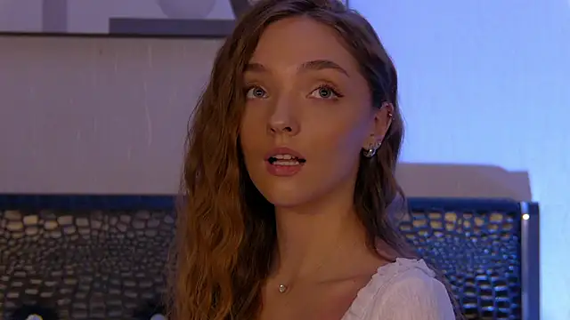 VirginieCruz online show from 03/04/25, 11:00