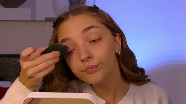 VirginieCruz online show from 11/04/25, 07:24