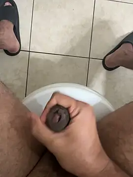 Snapshot of brownboylonghairy chatting on 12/15/25, 07:40 brownboylonghairy online show from 12/15/25, 07:40