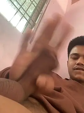 Hullax online show from 02/28/26, 03:51