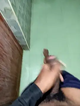 Snapshot of yo19boy chatting on 02/19/25, 08:22 yo19boy online show from 02/19/25, 08:22