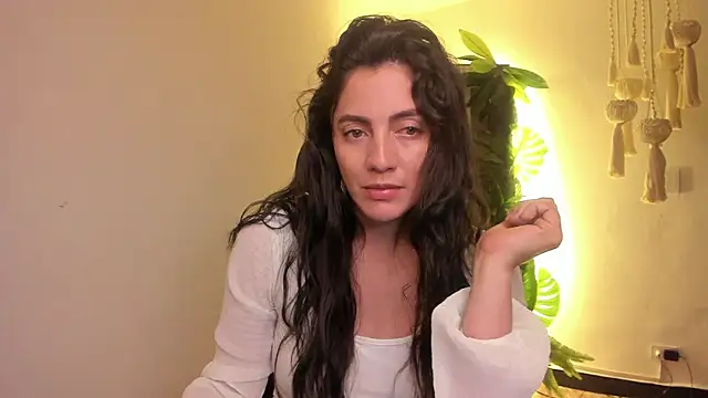 Snapshot of Mala_Bad chatting on 01/03/25, 01:47 Mala Bad online show from 01/03/25, 01:47