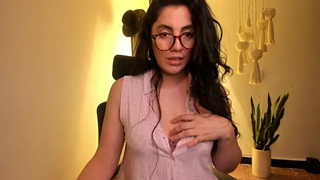 Snapshot of Mala_Bad chatting on 03/13/25, 04:01 Mala Bad online show from 03/13/25, 04:01