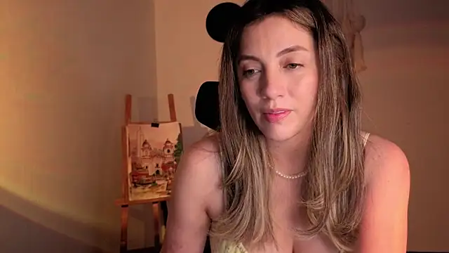 Snapshot of Mala_Bad chatting on 10/19/25, 04:40 Mala Bad online show from 10/19/25, 04:40