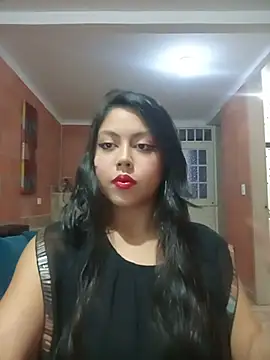 Snapshot of leah_passion chatting on 07/20/26, 11:18 leah passion online show from 07/20/26, 11:18