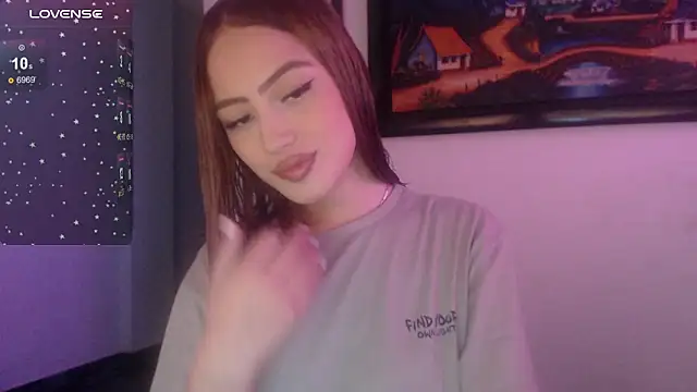 Snapshot of Sophi-tayson chatting on 03/13/25, 08:11 Sophi-tayson online show from 03/13/25, 08:11