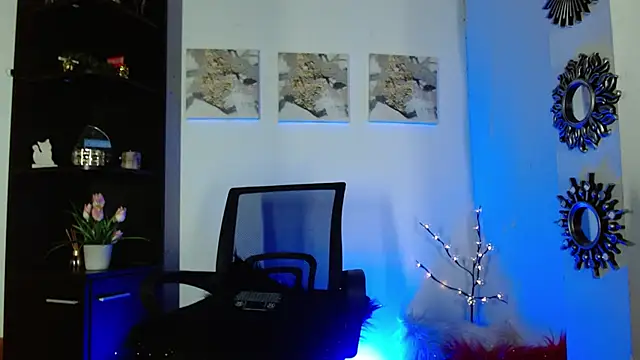 Snapshot of Karina_Yang chatting on 02/16/25, 06:32 Karina Yang online show from 02/16/25, 06:32