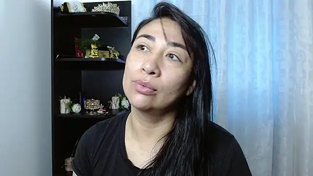 Snapshot of Karina_Yang chatting on 09/17/25, 01:35 Karina Yang online show from 09/17/25, 01:35