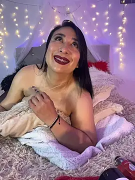 Snapshot of Karina_Yang chatting on 11/27/25, 06:54 Karina Yang online show from 11/27/25, 06:54