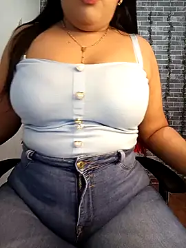 Snapshot of patty_bersh chatting on 02/06/25, 01:38 patty bersh online show from 02/06/25, 01:38