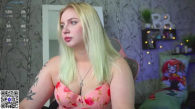 Moon Valkyrie online show from 12/15/25, 09:13