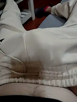 Snapshot of LuqenZo chatting on 03/20/26, 12:04 LuqenZo online show from 03/20/26, 12:04