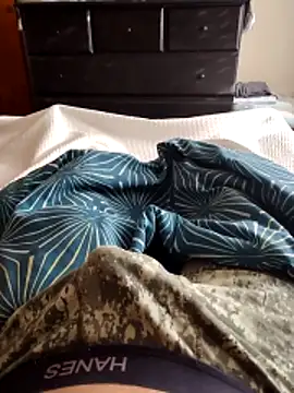 Snapshot of LuqenZo chatting on 03/25/26, 12:11 LuqenZo online show from 03/25/26, 12:11