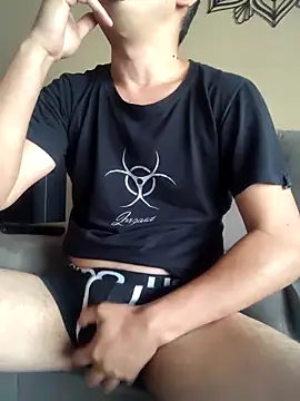 Snapshot of LuqenZo chatting on 04/11/26, 07:07 LuqenZo online show from 04/11/26, 07:07