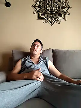 Snapshot of LuqenZo chatting on 04/14/26, 05:30 LuqenZo online show from 04/14/26, 05:30