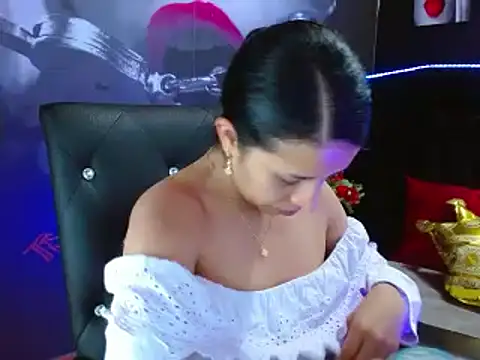 Snapshot of VALERY_MEER chatting on 12/02/24, 11:56 VALERY MEER online show from 12/02/24, 11:56