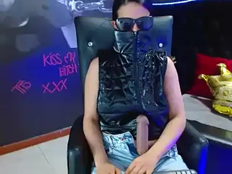 Snapshot of VALERY_MEER chatting on 12/02/24, 03:03 VALERY MEER online show from 12/02/24, 03:03