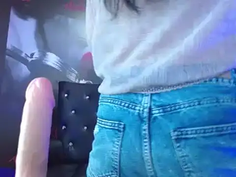 Snapshot of VALERY_MEER chatting on 12/06/24, 02:49 VALERY MEER online show from 12/06/24, 02:49