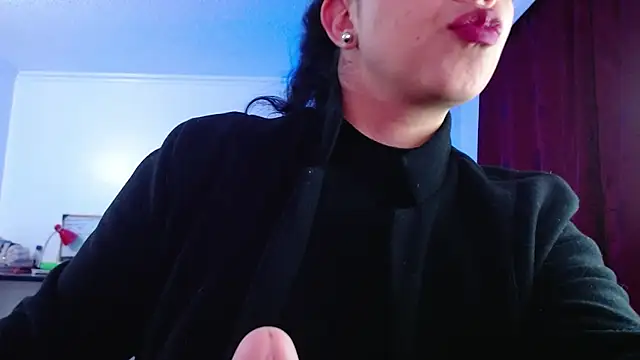 Snapshot of VALERY_MEER chatting on 09/09/25, 12:43 VALERY MEER online show from 09/09/25, 12:43