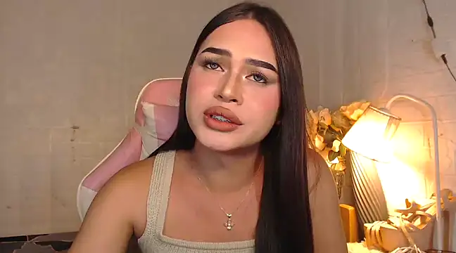 Snapshot of Ashely_Lewis chatting on 01/05/25, 11:26 Ashely Lewis online show from 01/05/25, 11:26