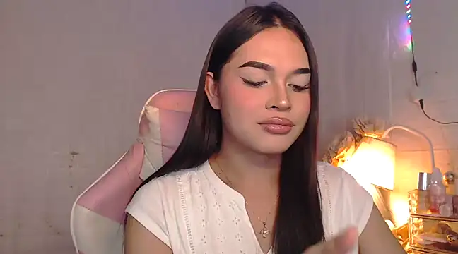 Snapshot of Ashely_Lewis chatting on 02/04/25, 03:47 Ashely Lewis online show from 02/04/25, 03:47