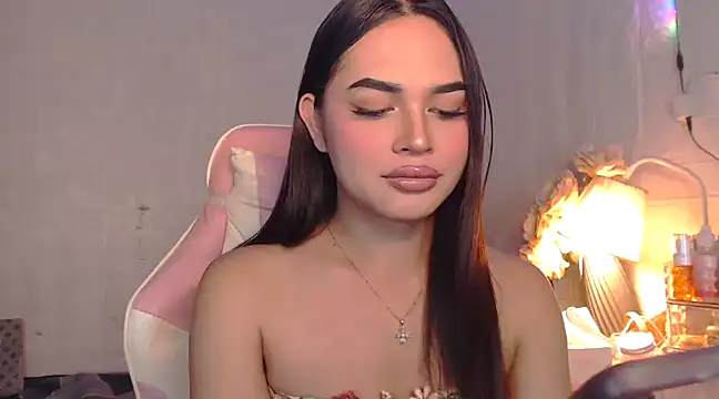 Snapshot of Ashely_Lewis chatting on 02/07/25, 12:06 Ashely Lewis online show from 02/07/25, 12:06