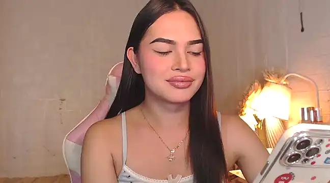 Snapshot of Ashely_Lewis chatting on 02/13/25, 01:05 Ashely Lewis online show from 02/13/25, 01:05