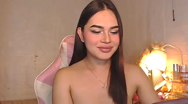 Snapshot of Ashely_Lewis chatting on 02/17/25, 01:10 Ashely Lewis online show from 02/17/25, 01:10