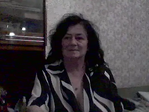 GypsiQueen2 online show from 03/18/25, 06:15