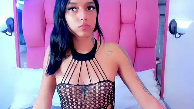 XXVIOLETTAXX online show from 12/18/24, 05:00