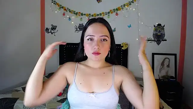 Snapshot of naughty_girl_4u chatting on 01/21/25, 04:58 naughty girl 4u online show from 01/21/25, 04:58