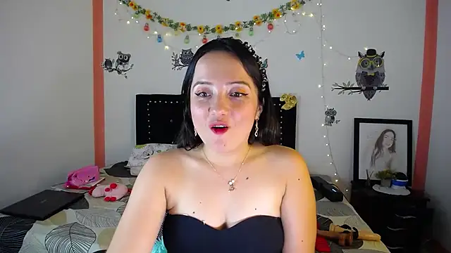 Snapshot of naughty_girl_4u chatting on 01/22/25, 09:21 naughty girl 4u online show from 01/22/25, 09:21