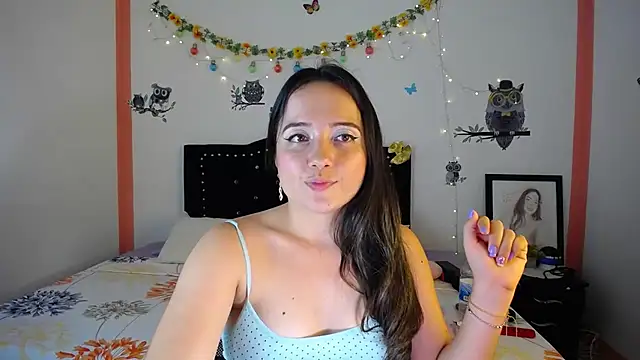 Snapshot of naughty_girl_4u chatting on 02/05/25, 09:40 naughty girl 4u online show from 02/05/25, 09:40