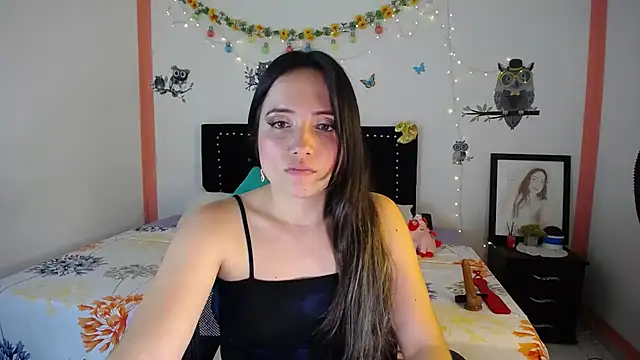 Snapshot of naughty_girl_4u chatting on 02/06/25, 09:49 naughty girl 4u online show from 02/06/25, 09:49