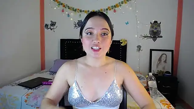 Snapshot of naughty_girl_4u chatting on 02/10/25, 06:35 naughty girl 4u online show from 02/10/25, 06:35