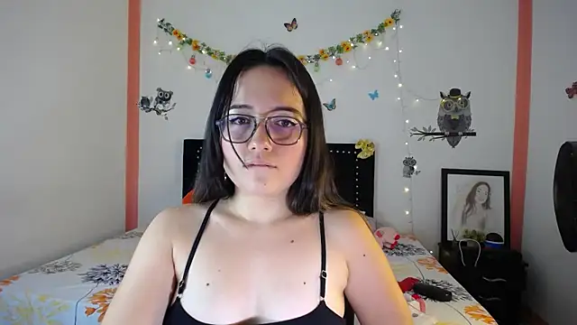 Snapshot of naughty_girl_4u chatting on 02/12/25, 07:24 naughty girl 4u online show from 02/12/25, 07:24