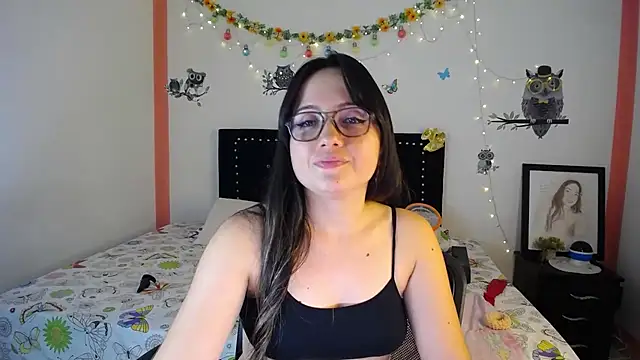 Snapshot of naughty_girl_4u chatting on 02/22/25, 06:41 naughty girl 4u online show from 02/22/25, 06:41