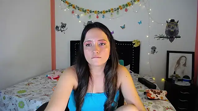 Snapshot of naughty_girl_4u chatting on 02/27/25, 10:42 naughty girl 4u online show from 02/27/25, 10:42