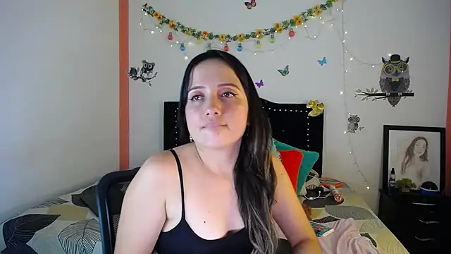 Snapshot of naughty_girl_4u chatting on 02/28/25, 10:17 naughty girl 4u online show from 02/28/25, 10:17